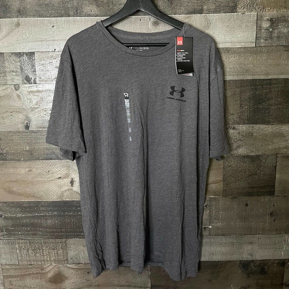 SOLD Under Armour NWT Mens Shirt XL - Picture 1 of 2